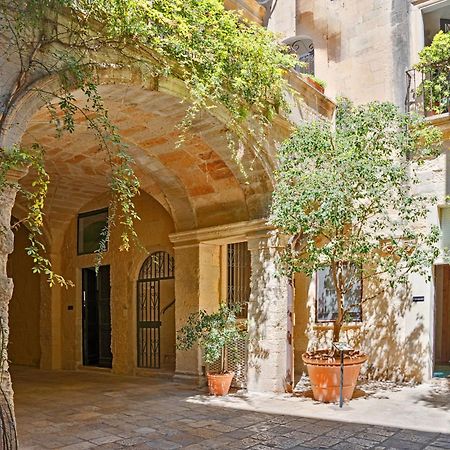 Palazzo Persone Dimora Storica Bed & Breakfast Lecce Ngoại thất bức ảnh