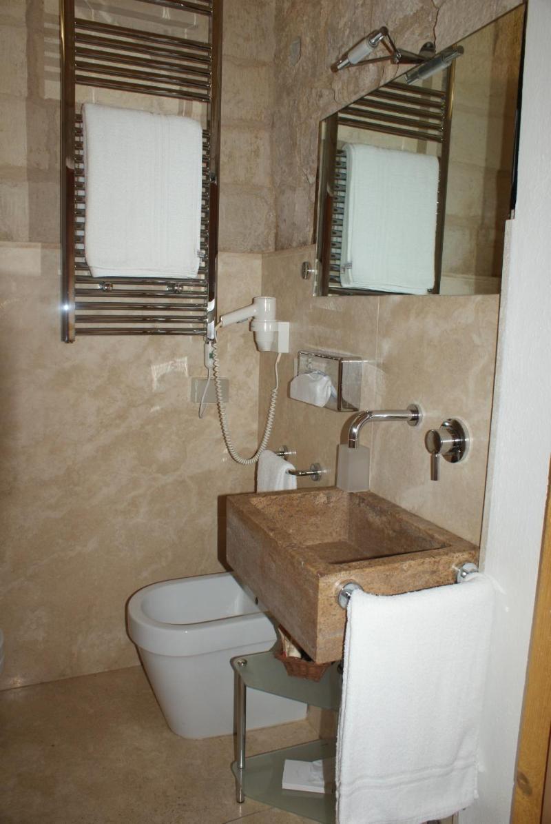 Palazzo Persone Dimora Storica Bed & Breakfast Lecce Ngoại thất bức ảnh