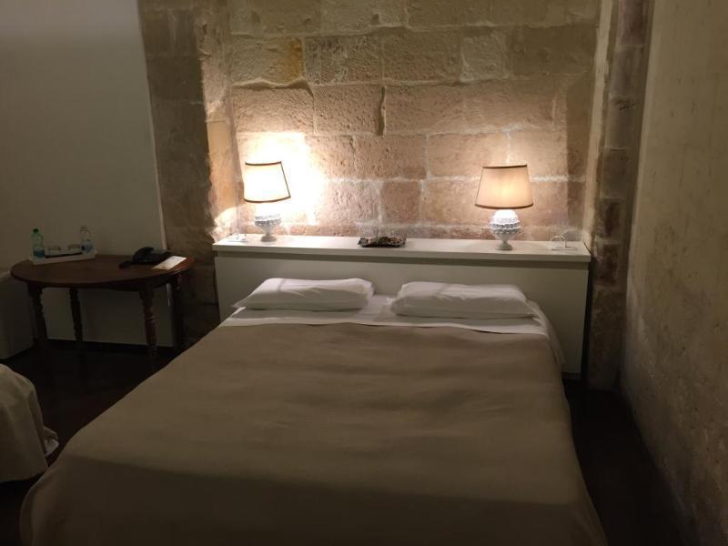 Palazzo Persone Dimora Storica Bed & Breakfast Lecce Ngoại thất bức ảnh