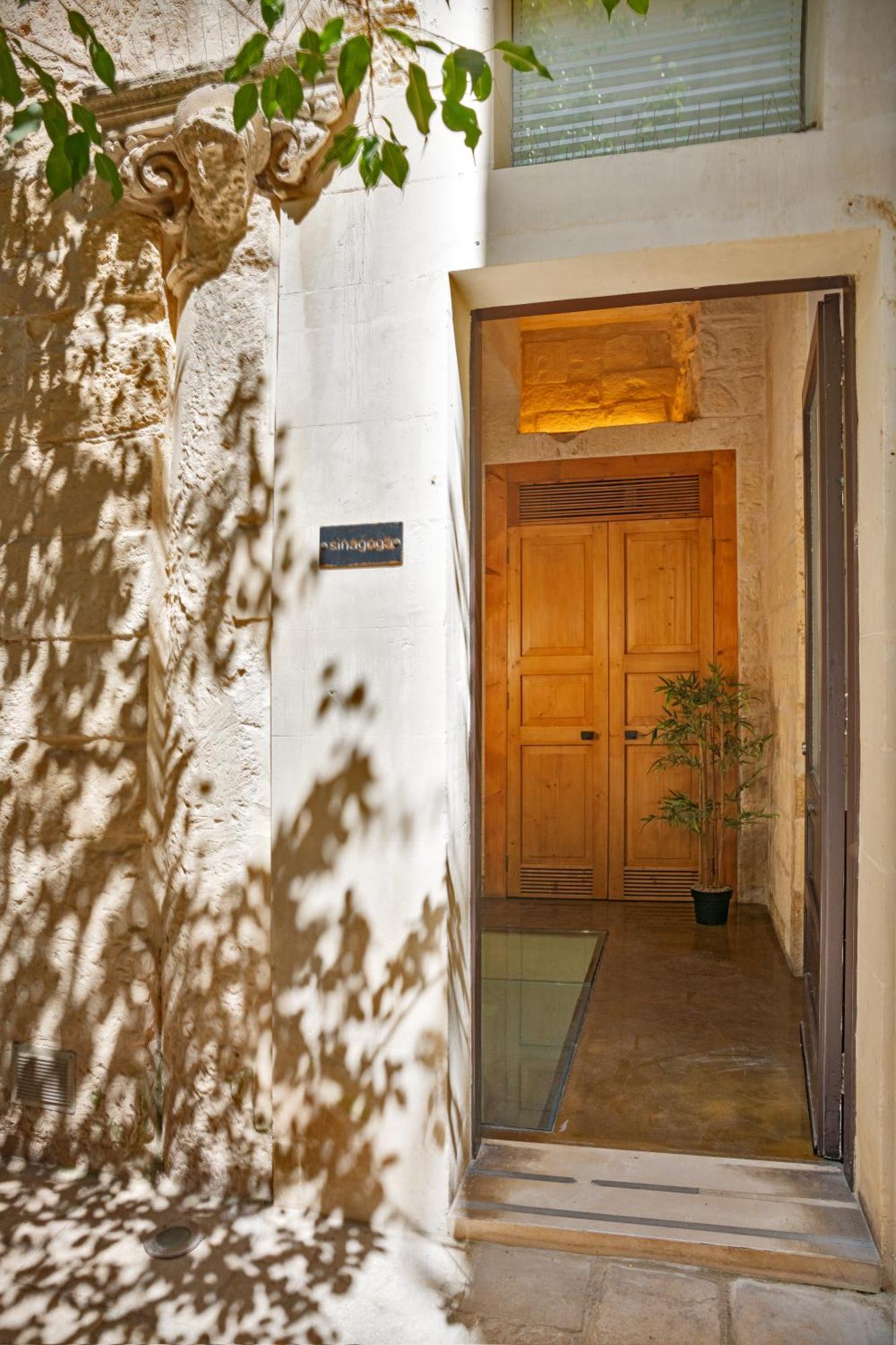 Palazzo Persone Dimora Storica Bed & Breakfast Lecce Ngoại thất bức ảnh