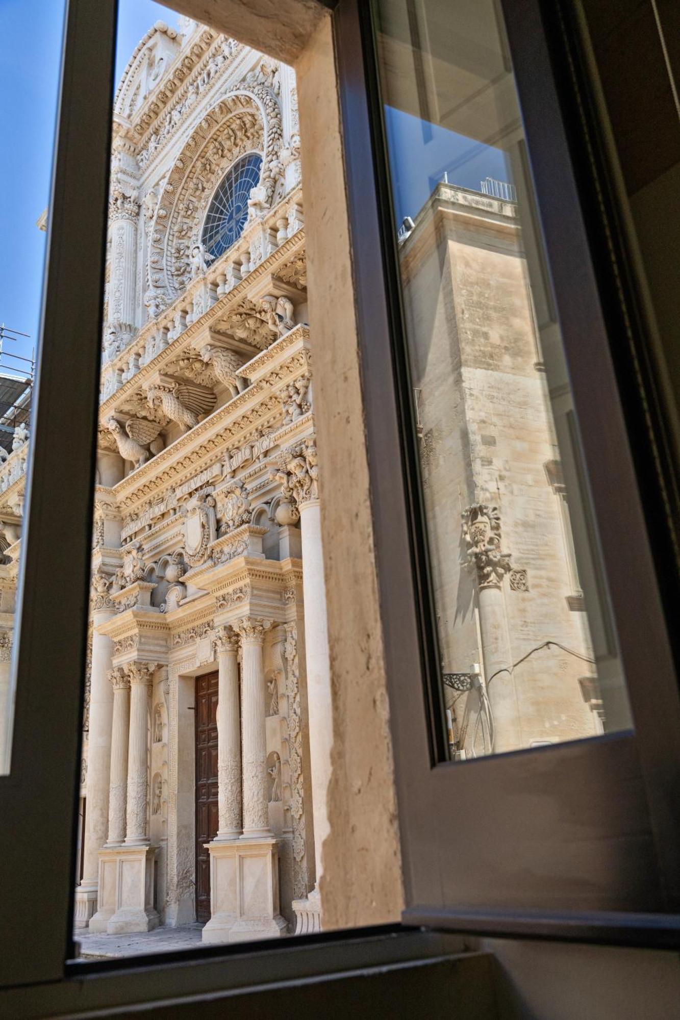 Palazzo Persone Dimora Storica Bed & Breakfast Lecce Ngoại thất bức ảnh