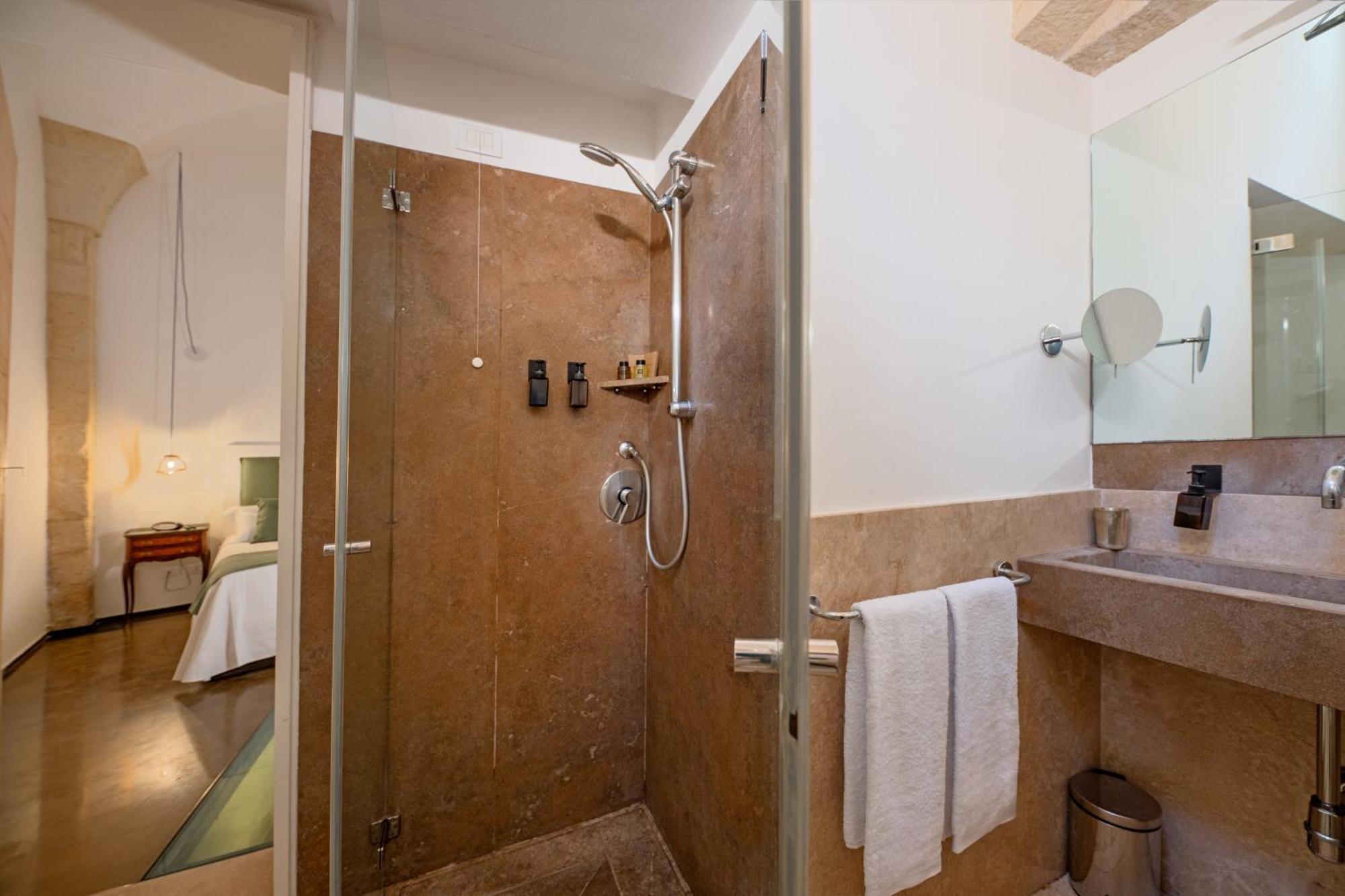 Palazzo Persone Dimora Storica Bed & Breakfast Lecce Ngoại thất bức ảnh