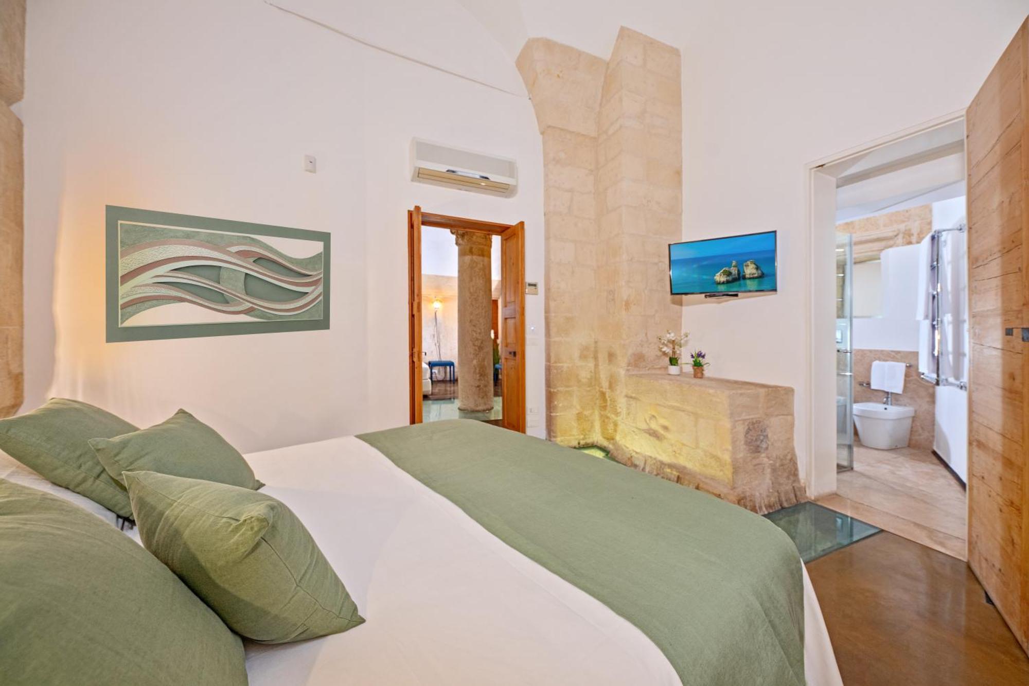 Palazzo Persone Dimora Storica Bed & Breakfast Lecce Ngoại thất bức ảnh