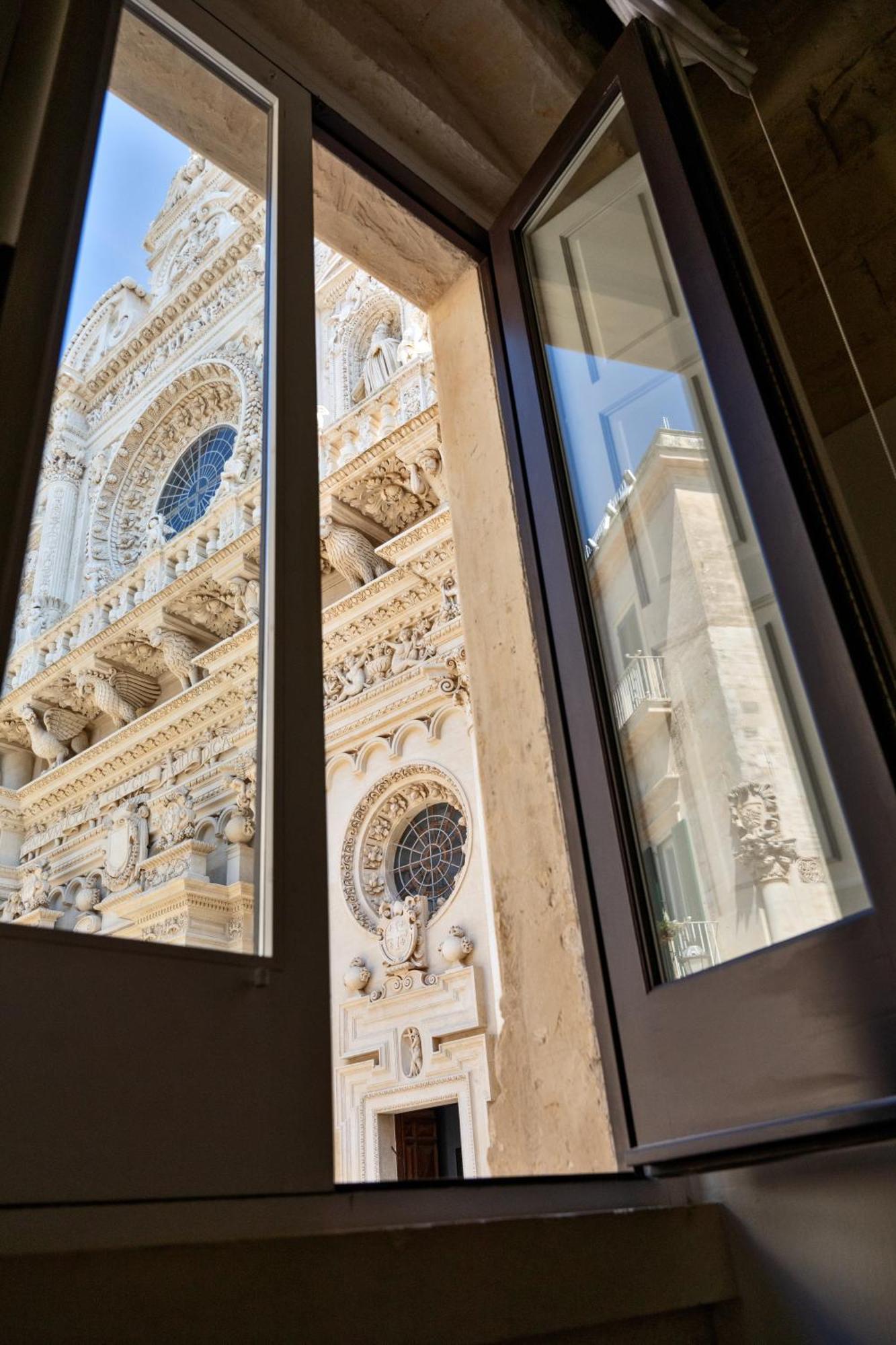 Palazzo Persone Dimora Storica Bed & Breakfast Lecce Ngoại thất bức ảnh