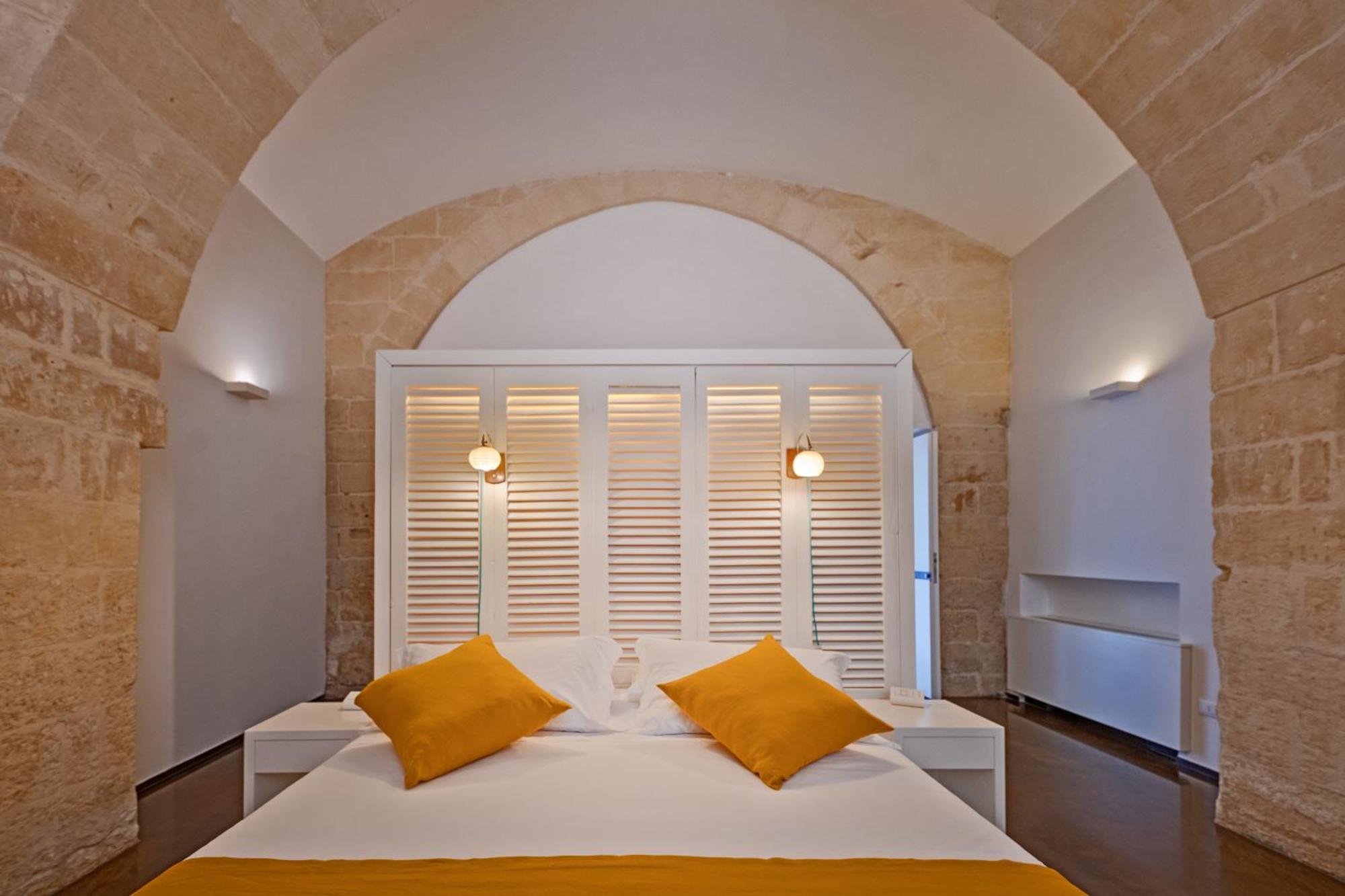 Palazzo Persone Dimora Storica Bed & Breakfast Lecce Ngoại thất bức ảnh