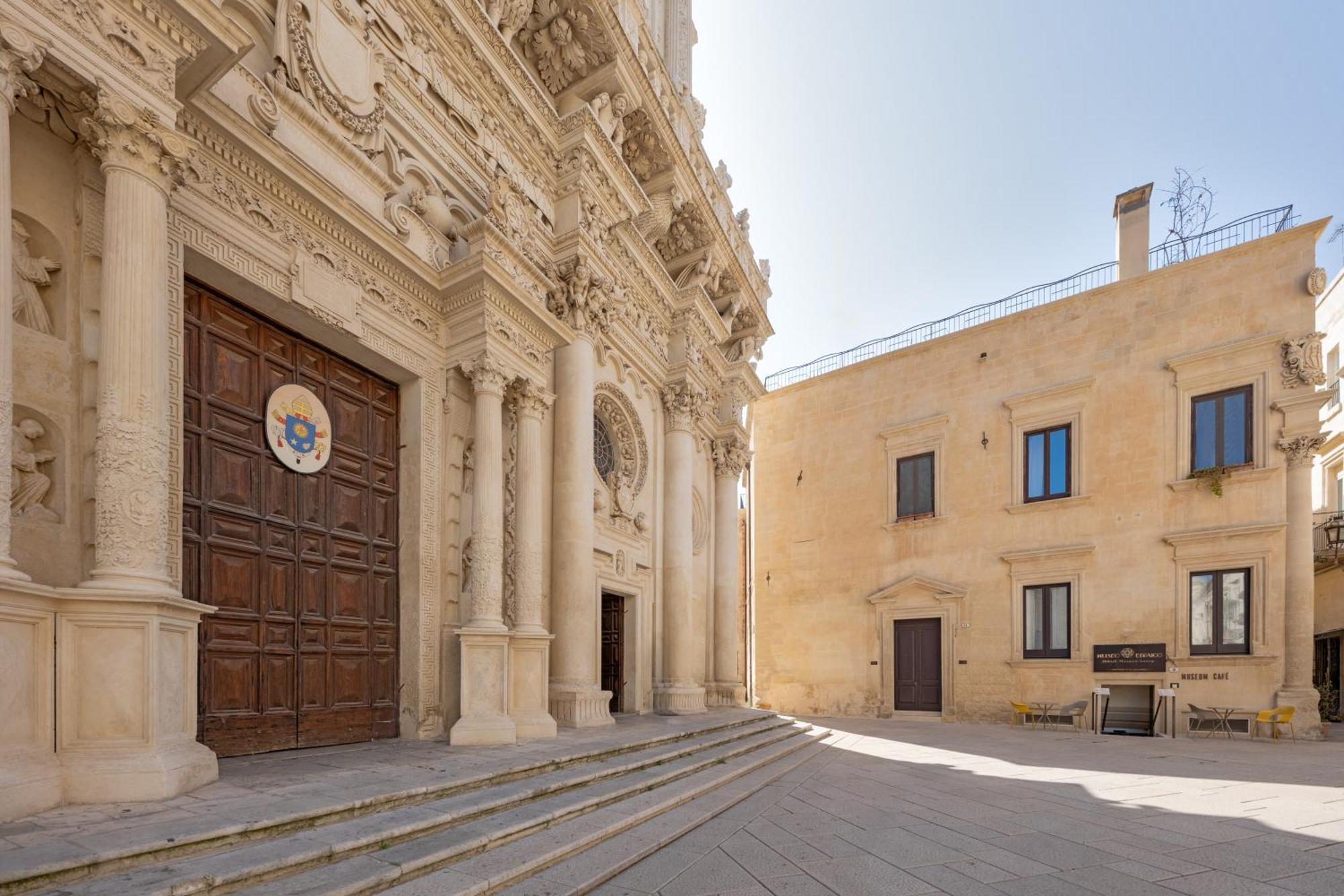 Palazzo Persone Dimora Storica Bed & Breakfast Lecce Ngoại thất bức ảnh